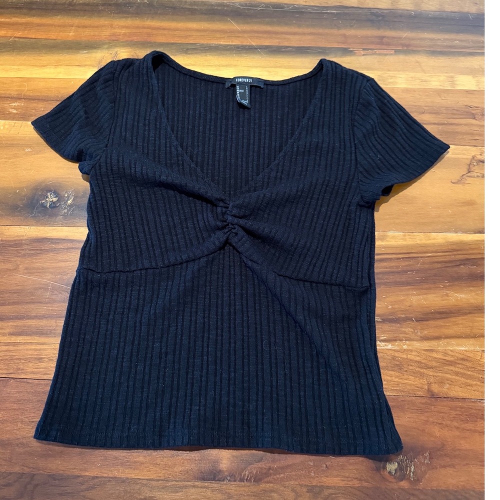 Forever 21 Black Ribbed Knit Twist Front V-Neck Short Sleeve Top Large
